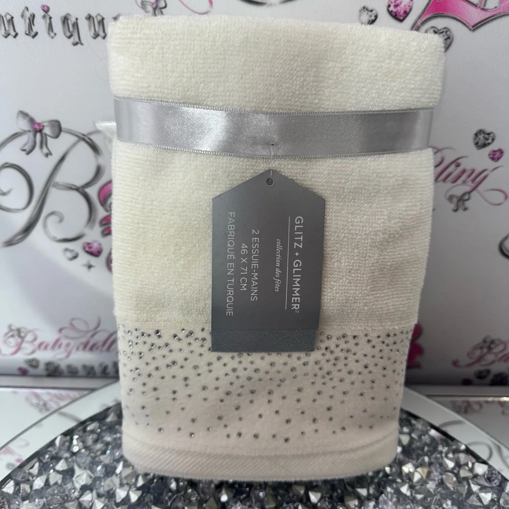 Glitz + glimmer towels crystal Elegant White set 2 Silver Accents bling diamonds